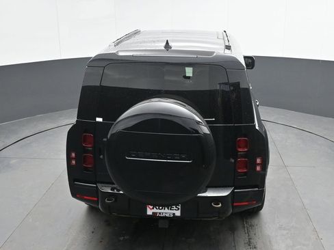 Used 2024 Land Rover Defender 130 X-Dynamic SE image 35
