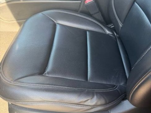 Used 2020 Ford Explorer XLT w/ Equipment Group 202A RWD image 9