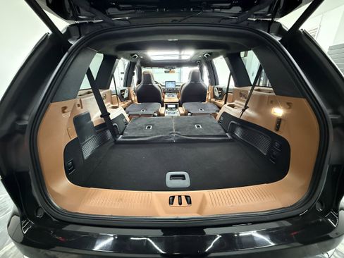 Used 2023 Lincoln Aviator Reserve w/ Equipment Group 201A AWD/4WD image 10