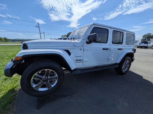 Used 2021 Jeep Wrangler Unlimited Sahara w/ Uconnect 4C Nav & Sound Group AWD/4WD image 1