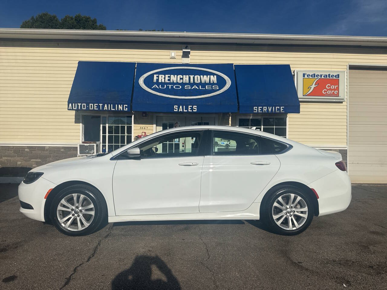 Used 2017 Chrysler 200 Limited Platinum FWD image 1