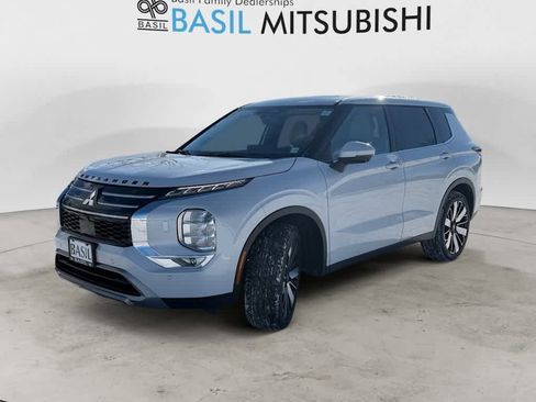 New 2026 Mitsubishi Outlander SE image 3