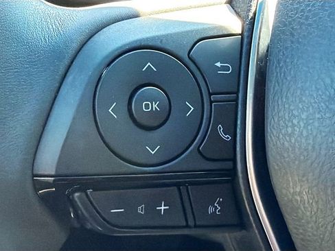 Used 2023 Toyota Venza XLE image 35