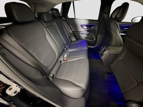 Used 2025 Mercedes-Benz GLC 350e 4MATIC image 26