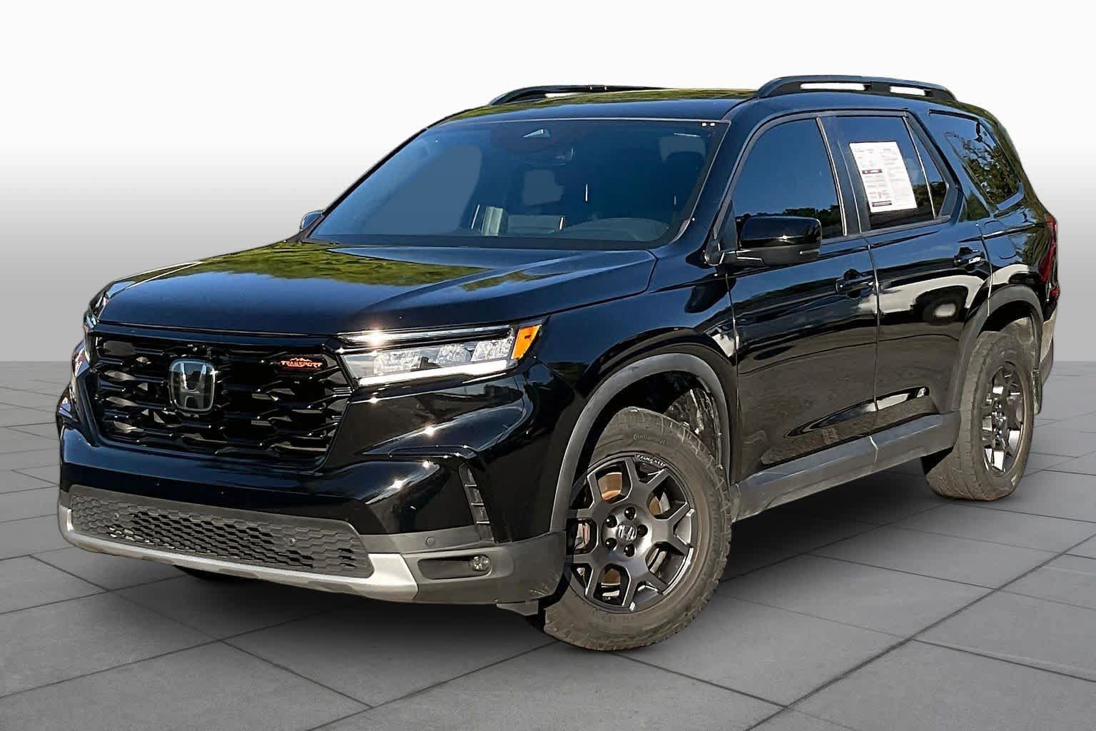 Used 2024 Honda Pilot TrailSport image 1