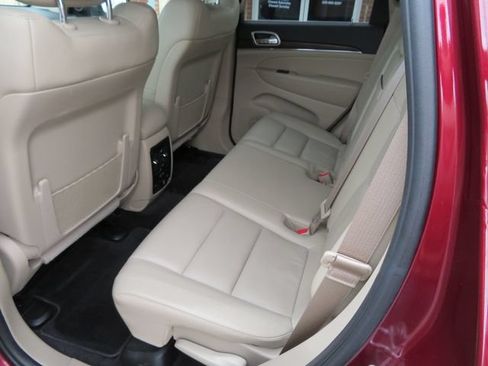 Used 2017 Jeep Grand Cherokee Limited RWD image 21