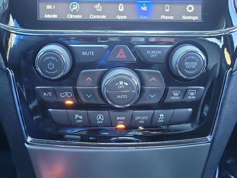 Used 2020 Jeep Grand Cherokee Altitude image 32