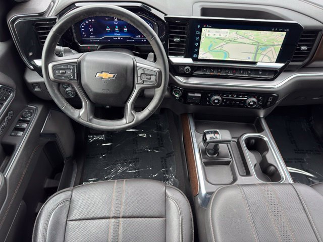 Used 2024 Chevrolet Silverado 1500 High Country w/ Technology Package AWD/4WD image 15
