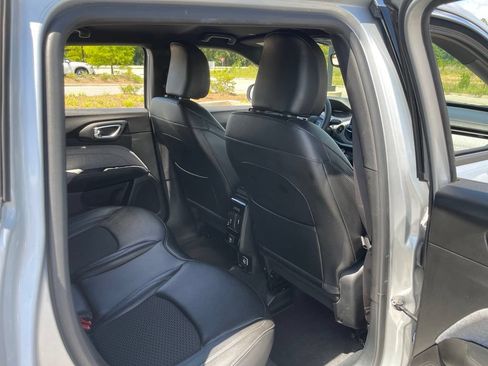 Certified 2024 Jeep Compass Latitude AWD/4WD image 44