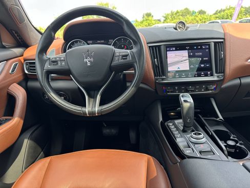 Used 2021 Maserati Levante S AWD/4WD image 18
