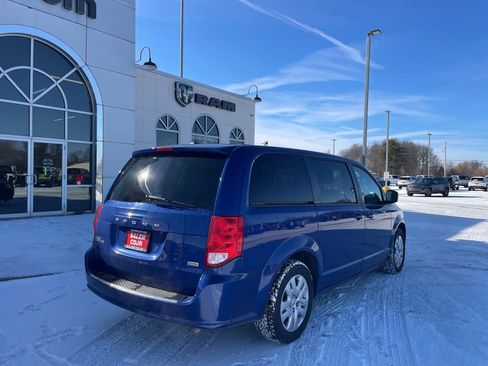 Used 2018 Dodge Grand Caravan SE w/ UConnect Hands-Free Group image 7