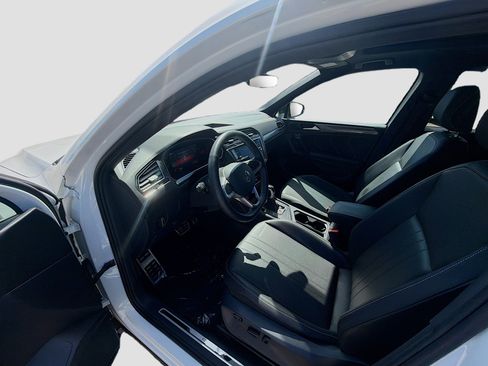 Certified 2023 Volkswagen Tiguan SE R-Line FWD image 9