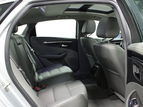 Used 2015 Chevrolet Impala LT w/ Convenience Package FWD image 14