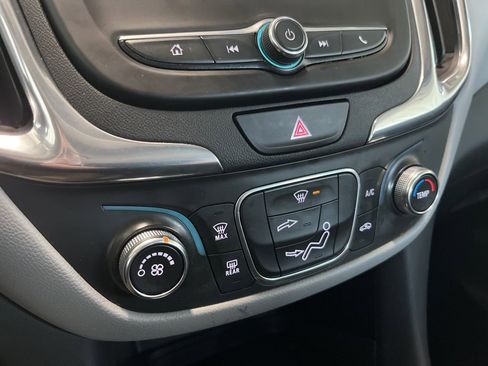 Used 2019 Chevrolet Equinox LS image 16