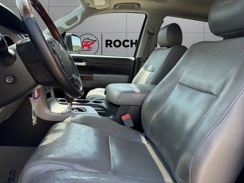 Used 2010 Toyota Tundra Limited AWD/4WD image 10