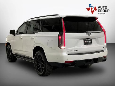 Used 2024 Cadillac Escalade Sport Platinum w/ LPO, ONYX Package AWD/4WD image 4