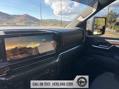 Used 2024 Chevrolet Silverado 3500 High Country w/ High Country Premium Package image 16