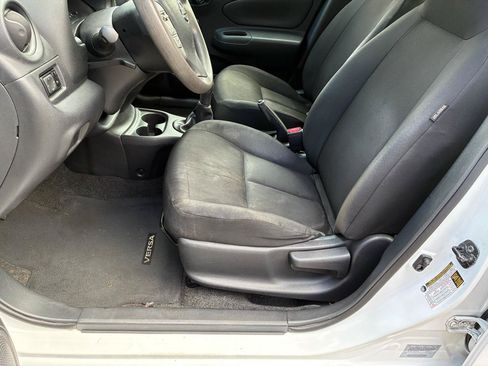 Used 2016 Nissan Versa S FWD image 11