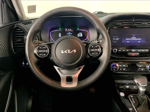 Certified 2023 Kia Soul S FWD image 5
