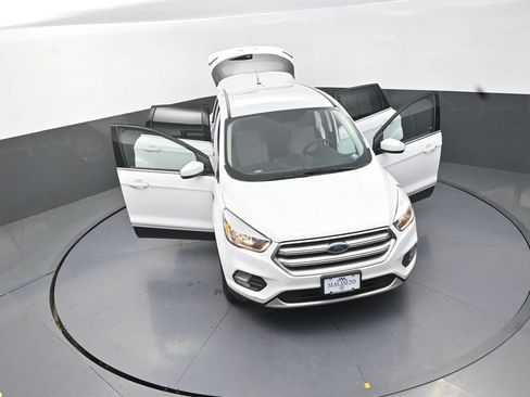 Used 2017 Ford Escape SE AWD/4WD image 30