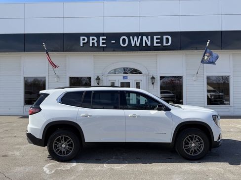 Used 2026 GMC Acadia Elevation image 4