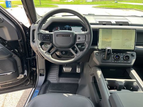 New 2026 Land Rover Defender 110 OCTA AWD/4WD image 12
