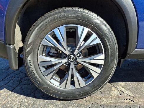 Used 2023 Nissan Rogue SV image 8