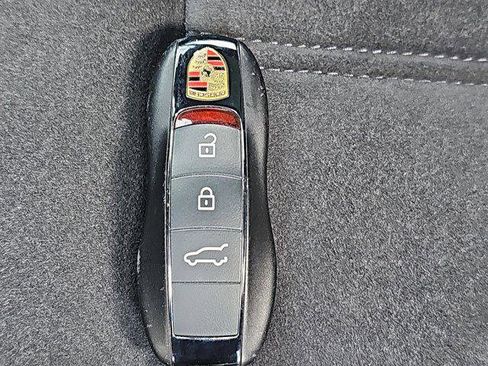 Used 2017 Porsche Macan image 36