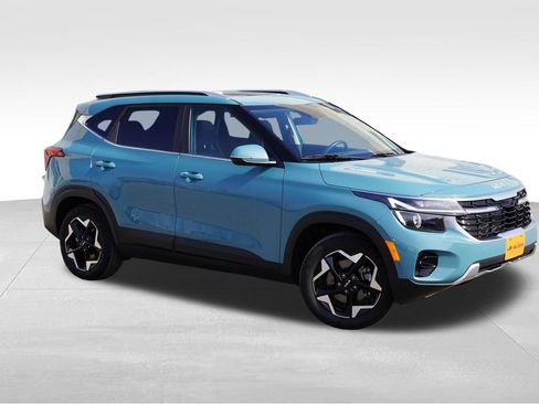 Certified 2024 Kia Seltos EX image 2