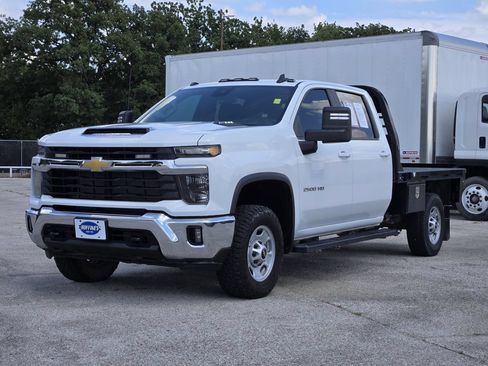 Used 2024 Chevrolet Silverado 2500 LT w/ Convenience Package AWD/4WD image 3