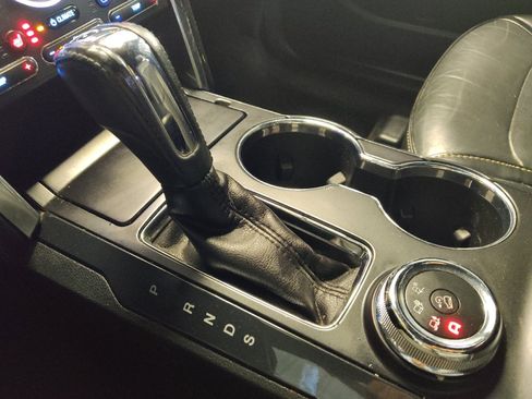 Used 2018 Ford Explorer Platinum image 26