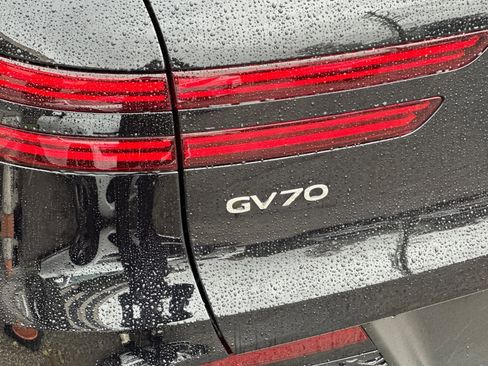 Used 2024 Genesis GV70 2.5T w/ Advanced Package image 28