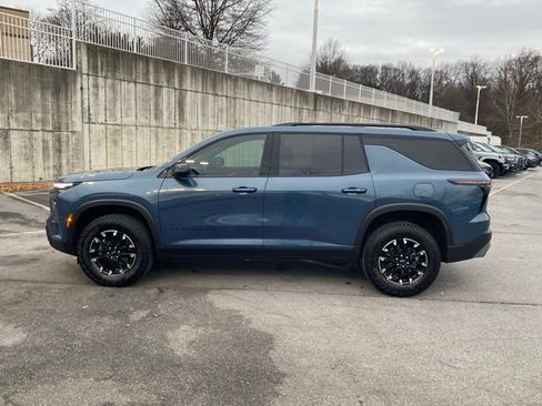 Used 2024 Chevrolet Traverse Z71 image 4