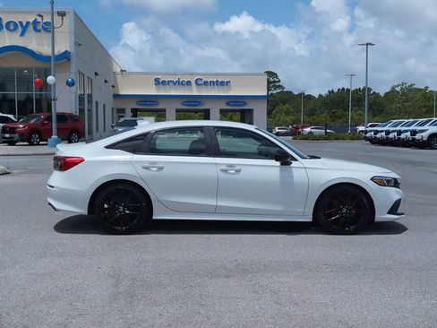 Used 2022 Honda Civic Sport image 2