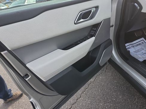 Used 2019 Land Rover Range Rover Velar R-Dynamic SE image 14