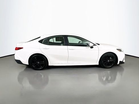 Used 2025 Toyota Camry SE FWD image 7