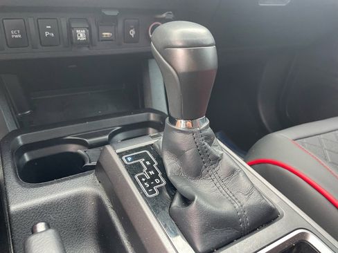 Used 2020 Toyota Tacoma TRD Sport w/ Technology Package image 4