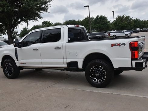 Used 2024 Ford F250 Platinum image 11