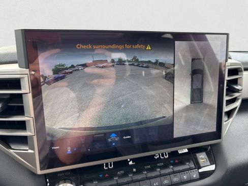 Used 2024 Toyota Tundra Limited image 17