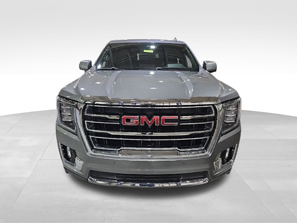 Used 2022 GMC Yukon XL SLT w/ SLT Premium Package AWD/4WD image 3