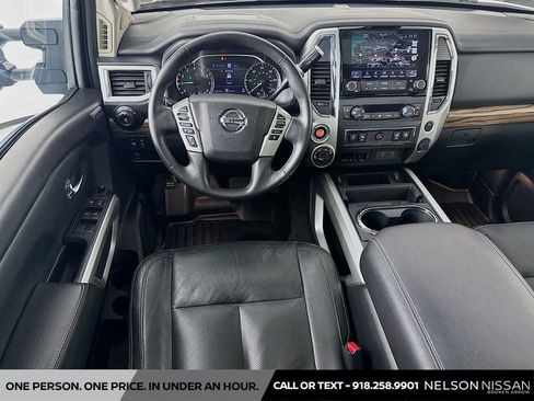 Used 2020 Nissan Titan SL w/ Moonroof Package AWD/4WD image 24