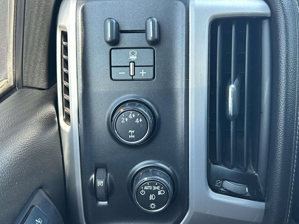 Used 2015 GMC Sierra 2500 SLT w/ Duramax Plus Package AWD/4WD image 21