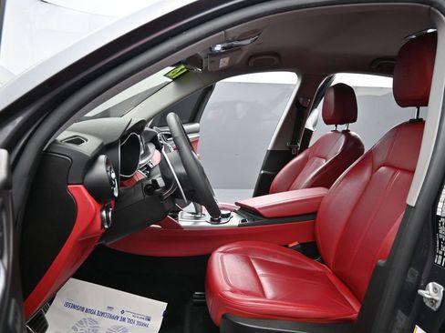 Used 2018 Alfa Romeo Stelvio Sport w/ Quick Order Package 22J Sport image 11