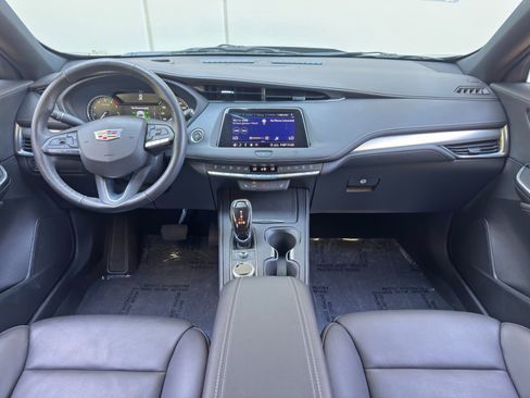 Used 2020 Cadillac XT4 Premium Luxury w/ Cold Weather Package image 12