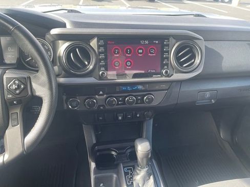 Used 2021 Toyota Tacoma TRD Off-Road image 19