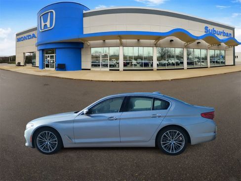 Used 2018 BMW 530i xDrive w/ Premium Package image 5