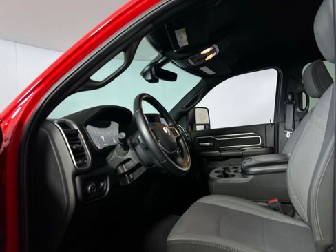 Used 2024 RAM 2500 Big Horn w/ Bed Utility Group image 21