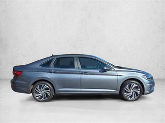 Used 2021 Volkswagen Jetta SEL Premium video 4