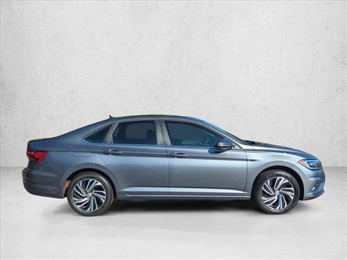 Used 2021 Volkswagen Jetta SEL Premium image 4