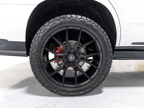 Used 2025 Cadillac Escalade V AWD/4WD image 28